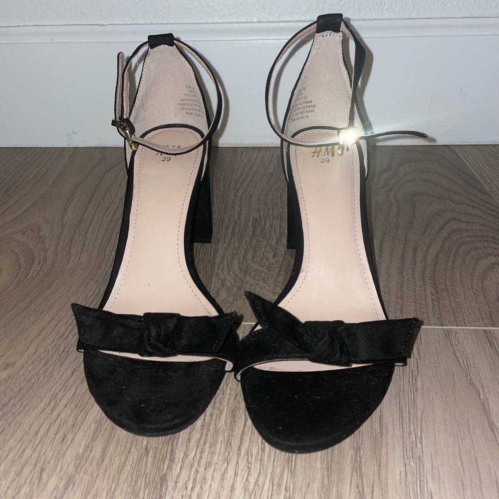 H&M Black Sandals Size 39